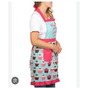 Greensource brand new with tags pantry apron  happiness is only a cupcake away